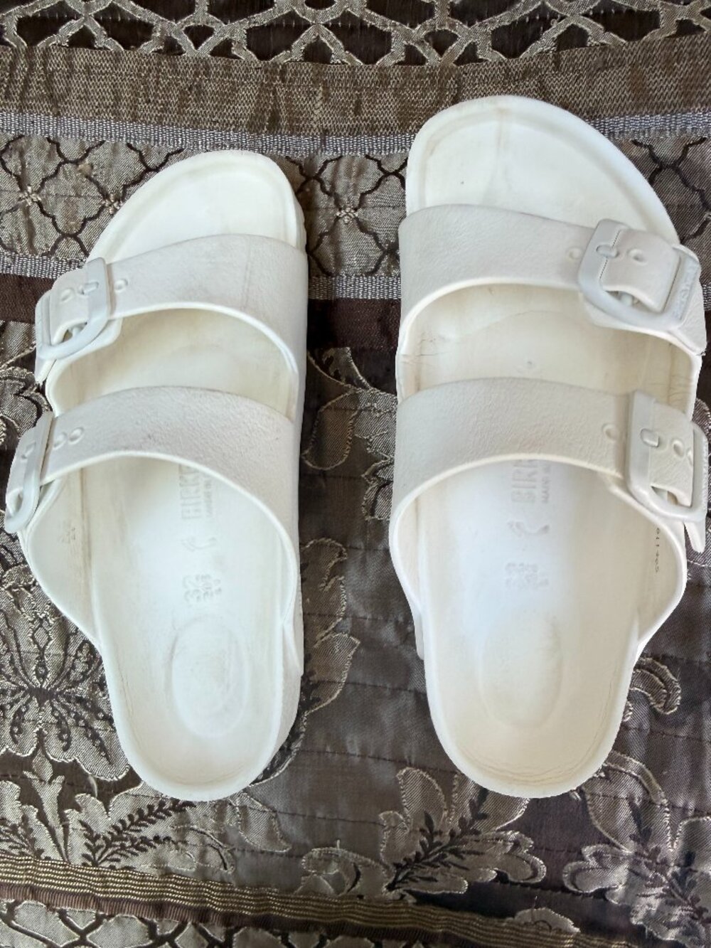 Arizona Kids  EVA. US size 1–1.5 (Little Kids/Big Kids)